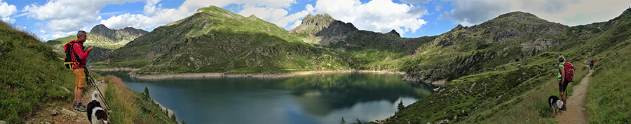 Salendo dal Rif. Laghi Gemelli sul sent. 215 al Passo di Mezzeno splendida vista sui Laghi Gemelli